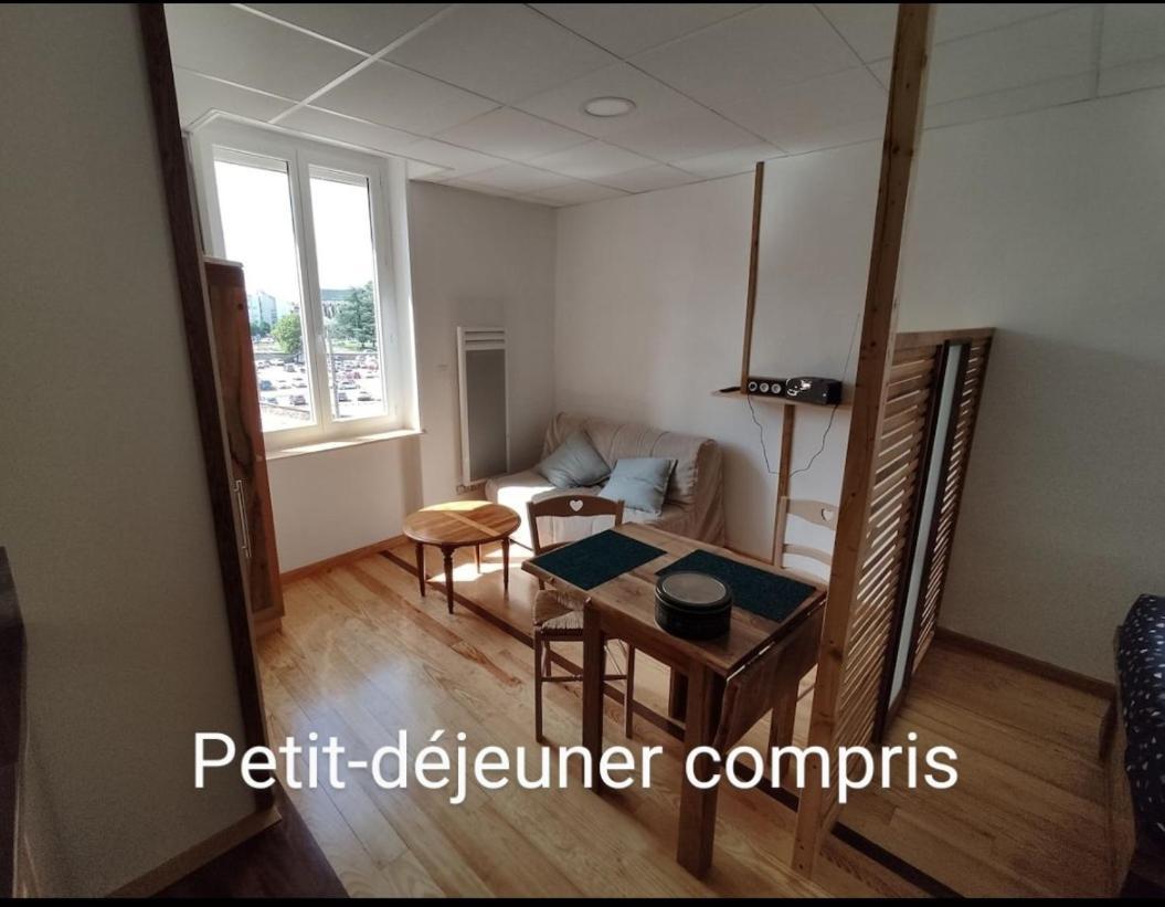 Studio Sympa Avec Petit Dejeuner Entre Canal Et Loire 로안 외부 사진
